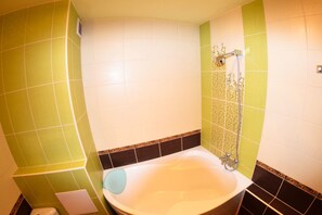 Comfort-Apartment, 2 Schlafzimmer, Balkon, Bergblick | Komfortbadewanne