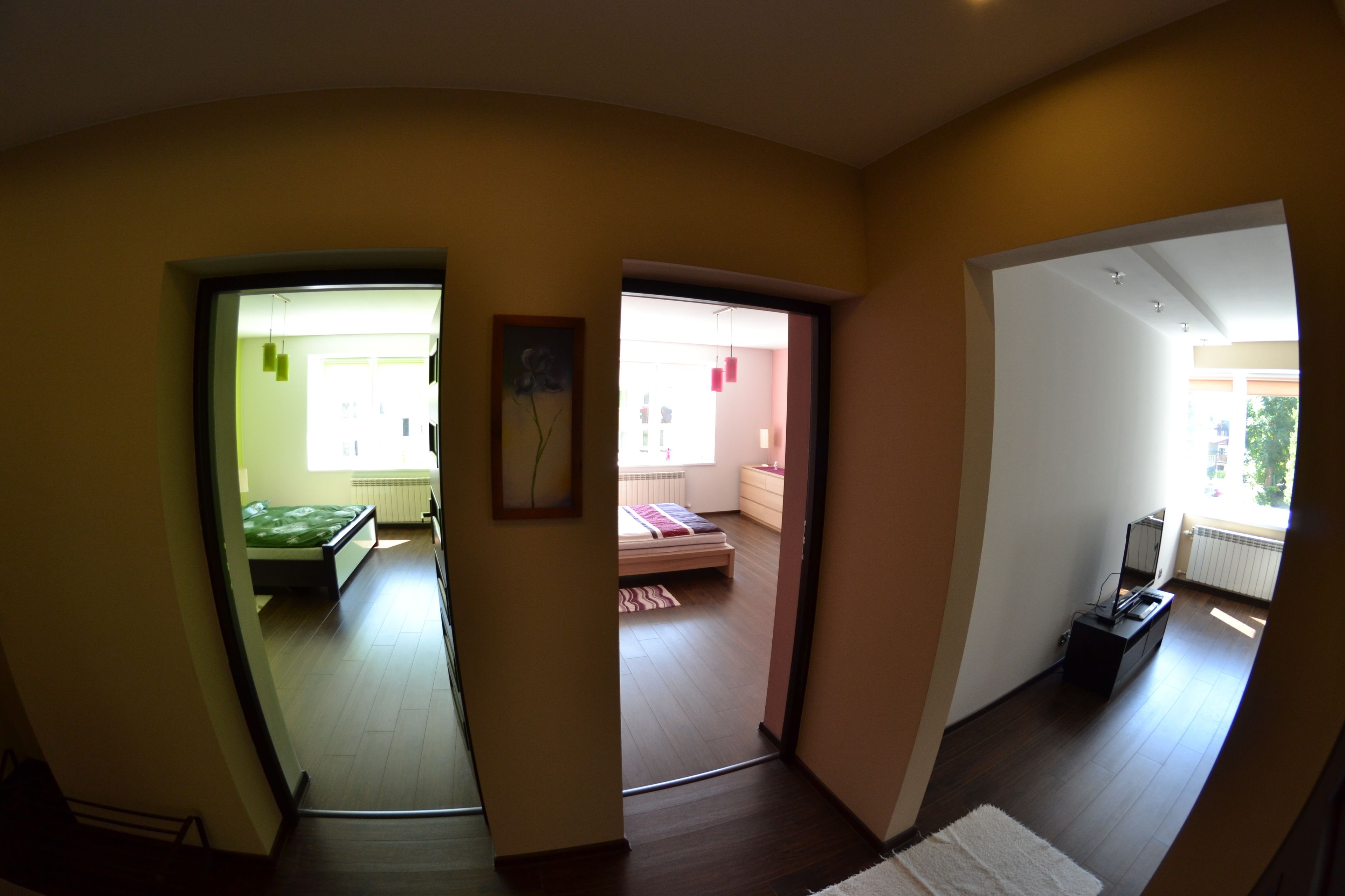 Comfort-Apartment, 2 Schlafzimmer, Balkon, Bergblick | Wohnbereich | Flachbildfernseher