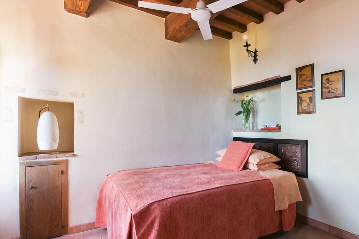 Single Room | In-room safe, desk, cribs/infant beds, rollaway beds