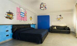 Premium bedding, in-room safe, desk, free WiFi