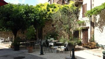 Enceinte de lâhĂ©bergement