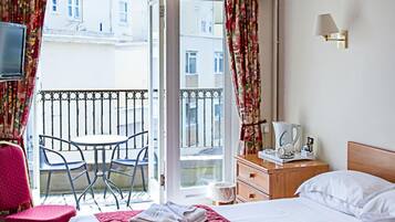 Desk, soundproofing, iron/ironing board, bed sheets