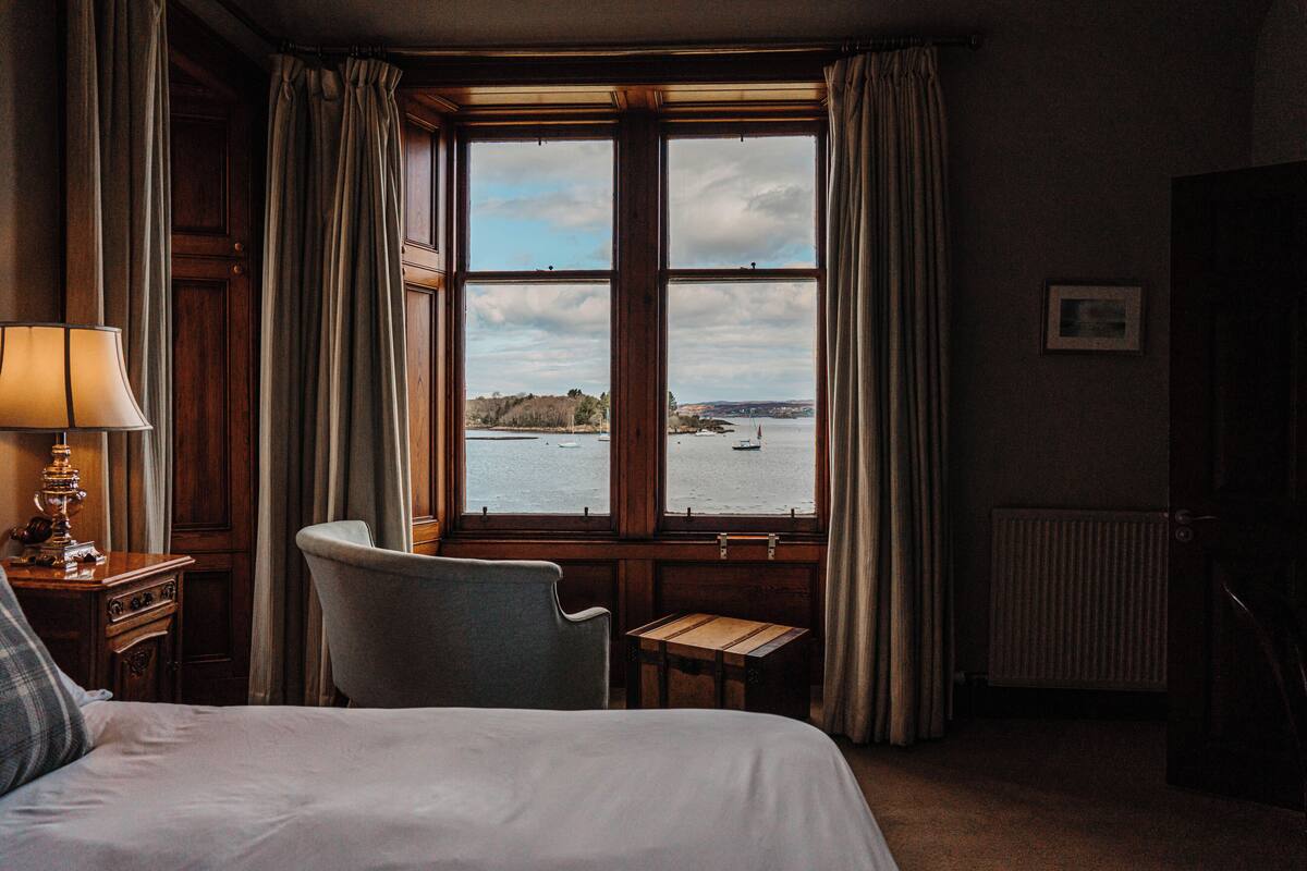 superior double room | iron/ironing board, bed sheets