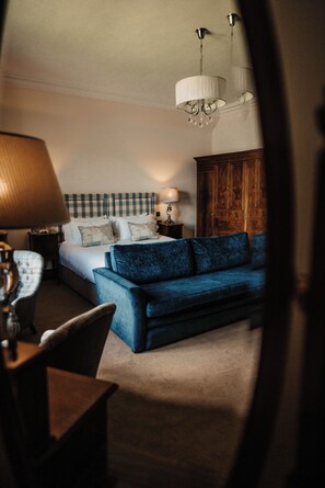 Family Double Room | Iron/ironing board, bed sheets - Shieldaig Lodge Hotel (Gairloch)