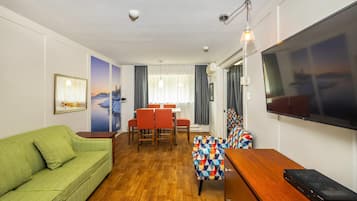 Suite, plusieurs lits, non-fumeurs | Literie de qualité supérieure, surmatelas, bureau