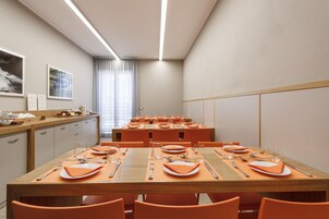 包含每日自助早餐