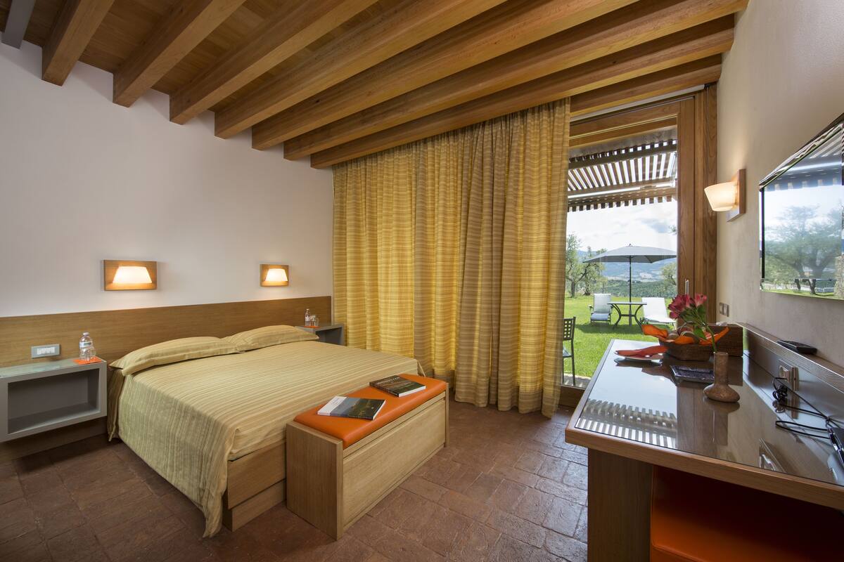 1 bedroom, desk, free WiFi, bed sheets