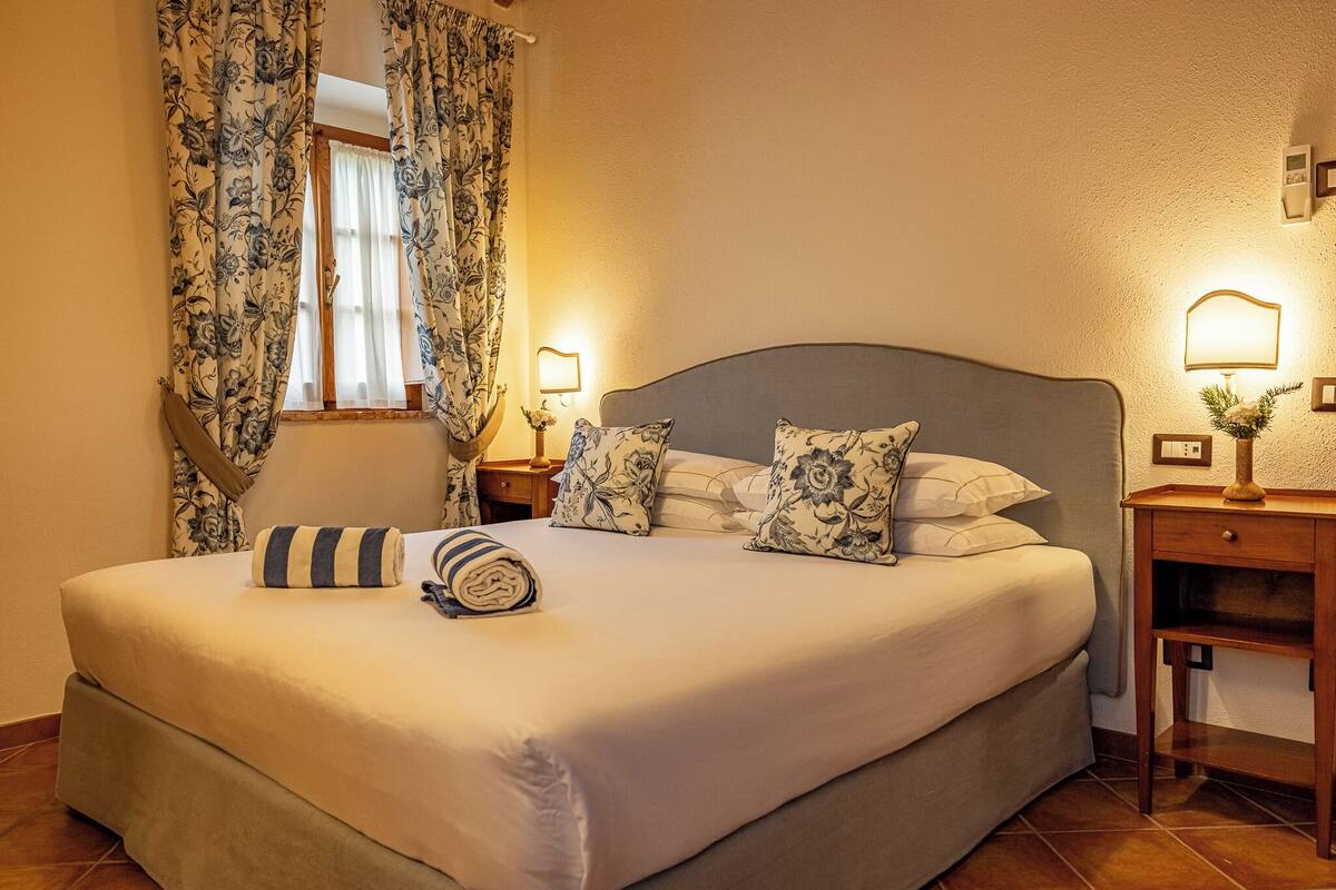 Gallery suite | Donsdekens, een minibar, een kluis op de kamer, gratis wifi