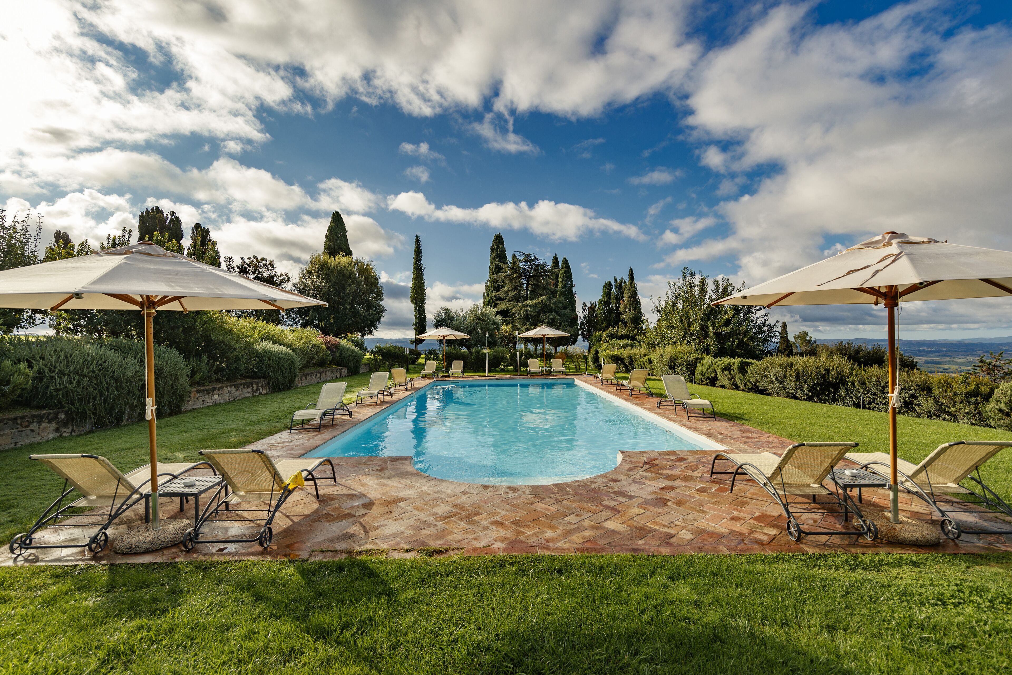 Piscina externa sazonal