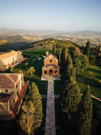 Chapel. Wine Relais in Montecucco