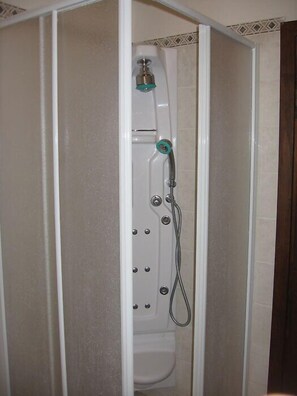 Bathroom shower - Agriturismo Podere Ficareto (Sovicille)