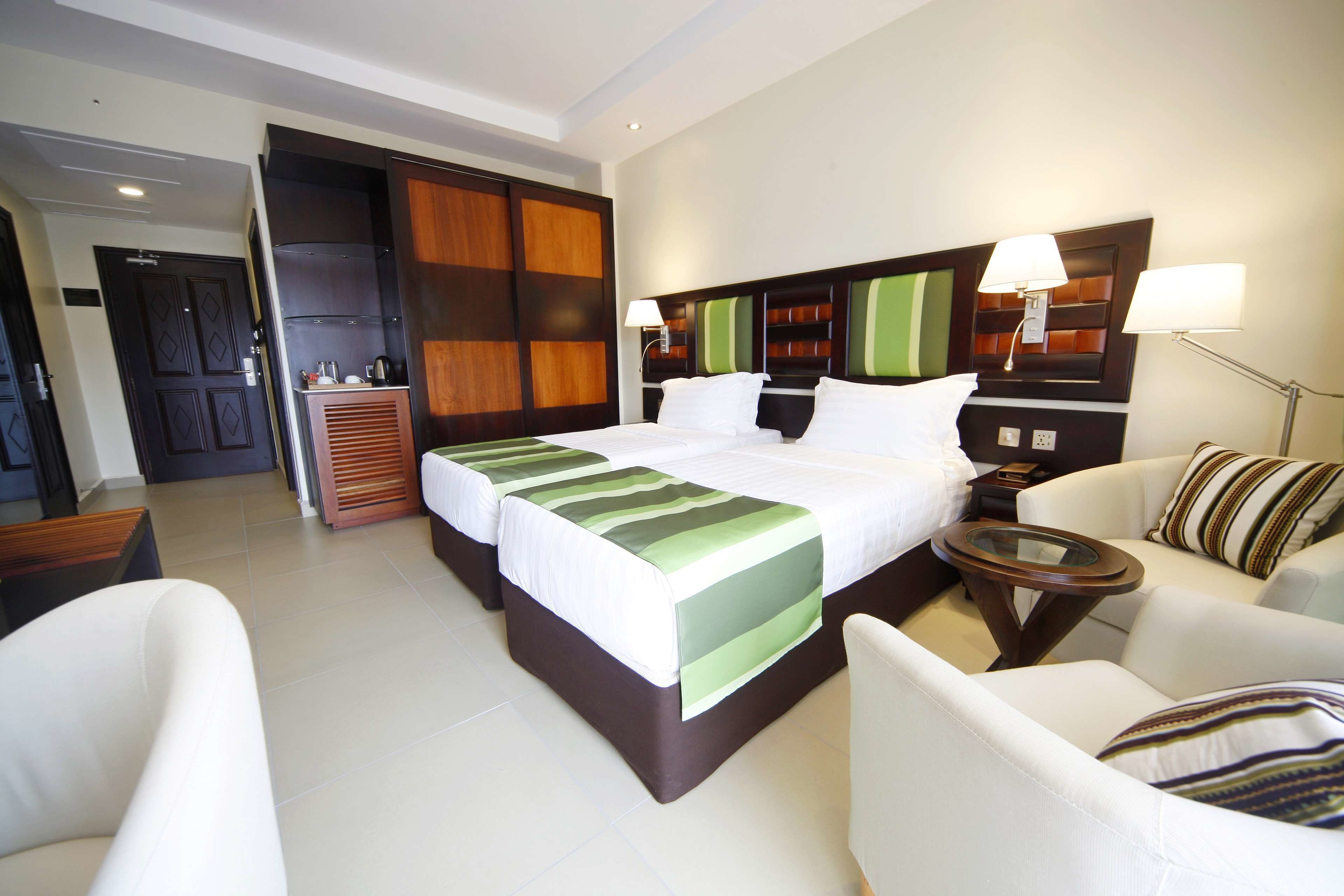 deluxe twin room | 1 bedroom, premium bedding, minibar, in-room safe