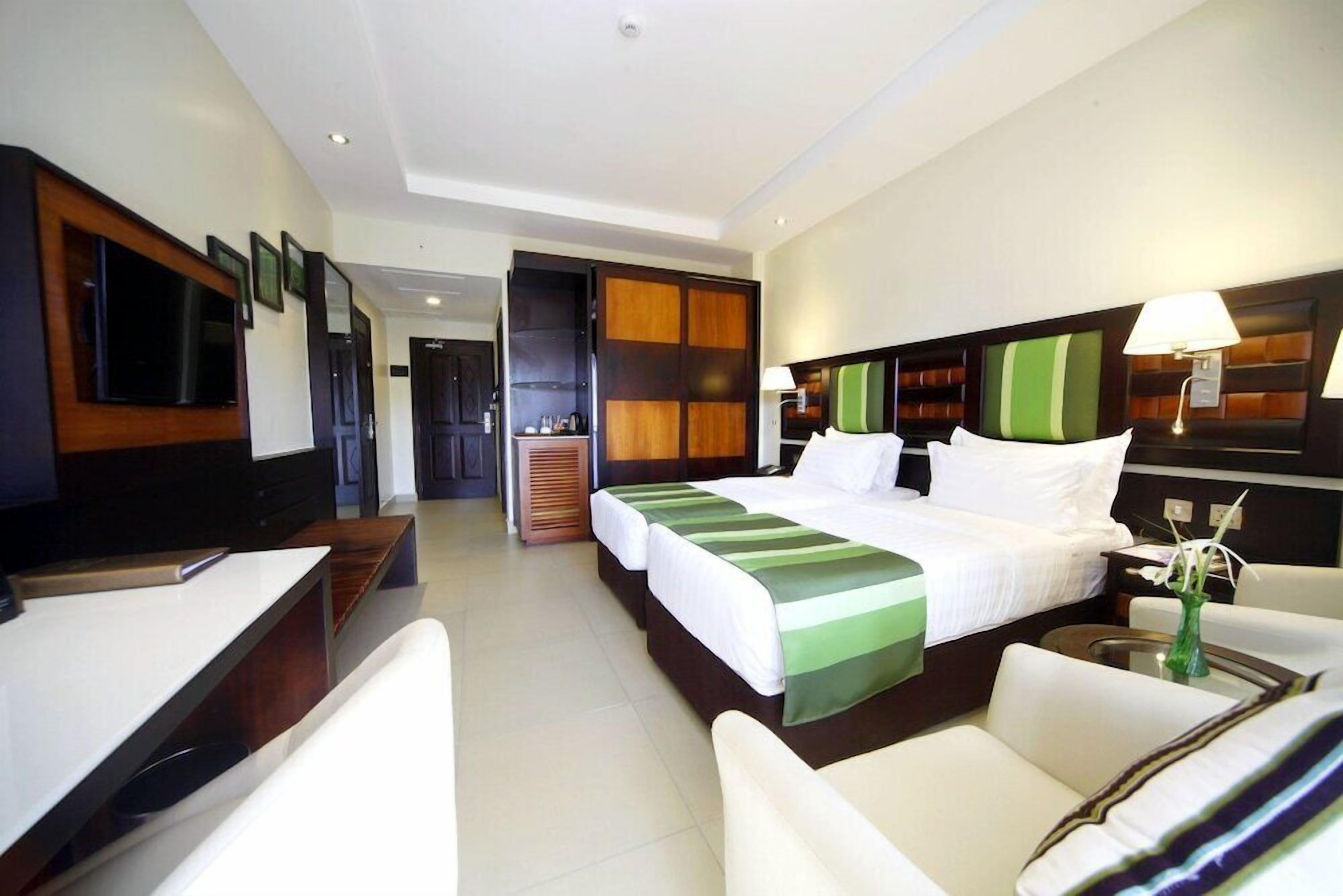 1 bedroom, premium bedding, minibar, in-room safe