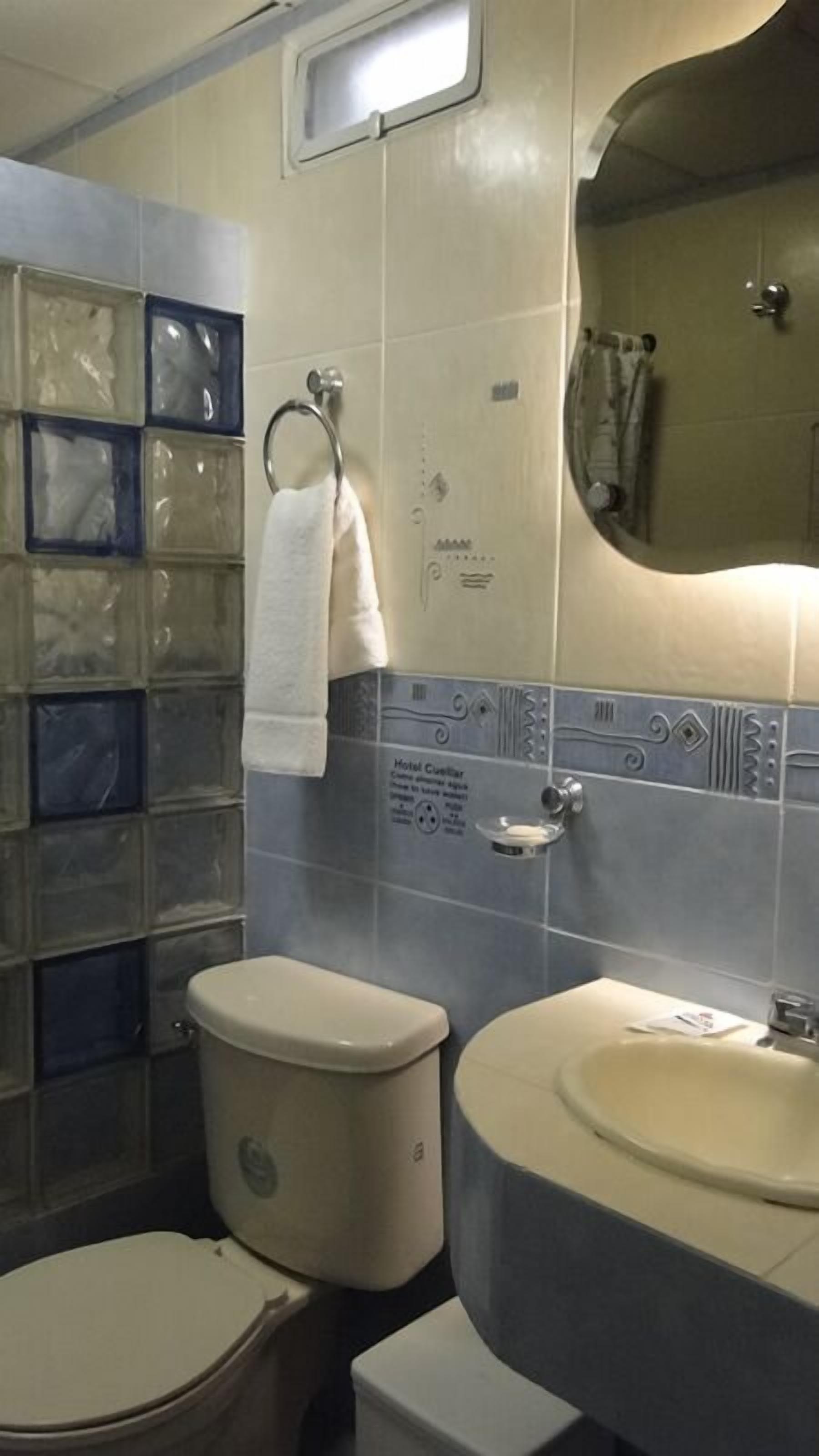 shower, rainfall showerhead, free toiletries, towels