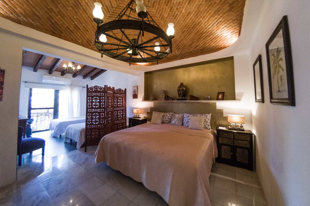 family room | premium bedding, in-room safe, blackout curtains, iron/ironing board