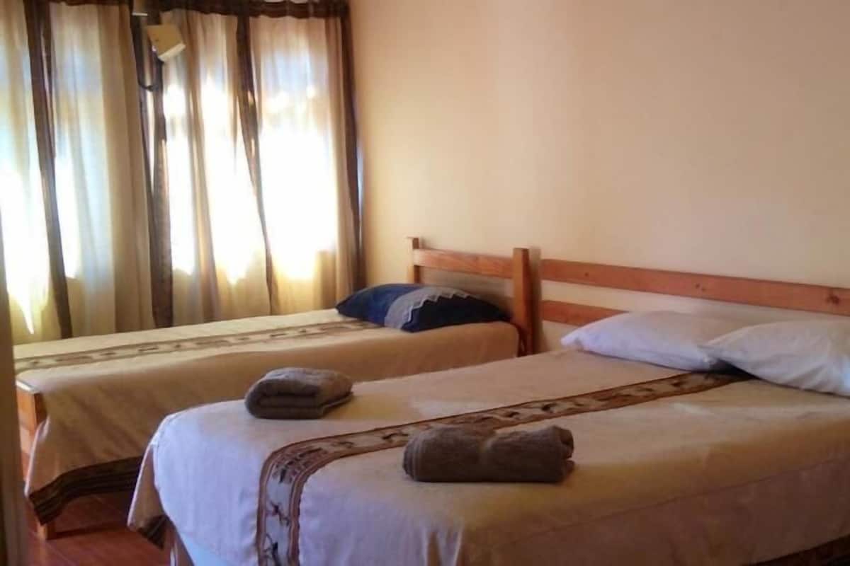 Habitación doble estándar, 2 camas individuales | Escritorio, camas extra y wifi gratis