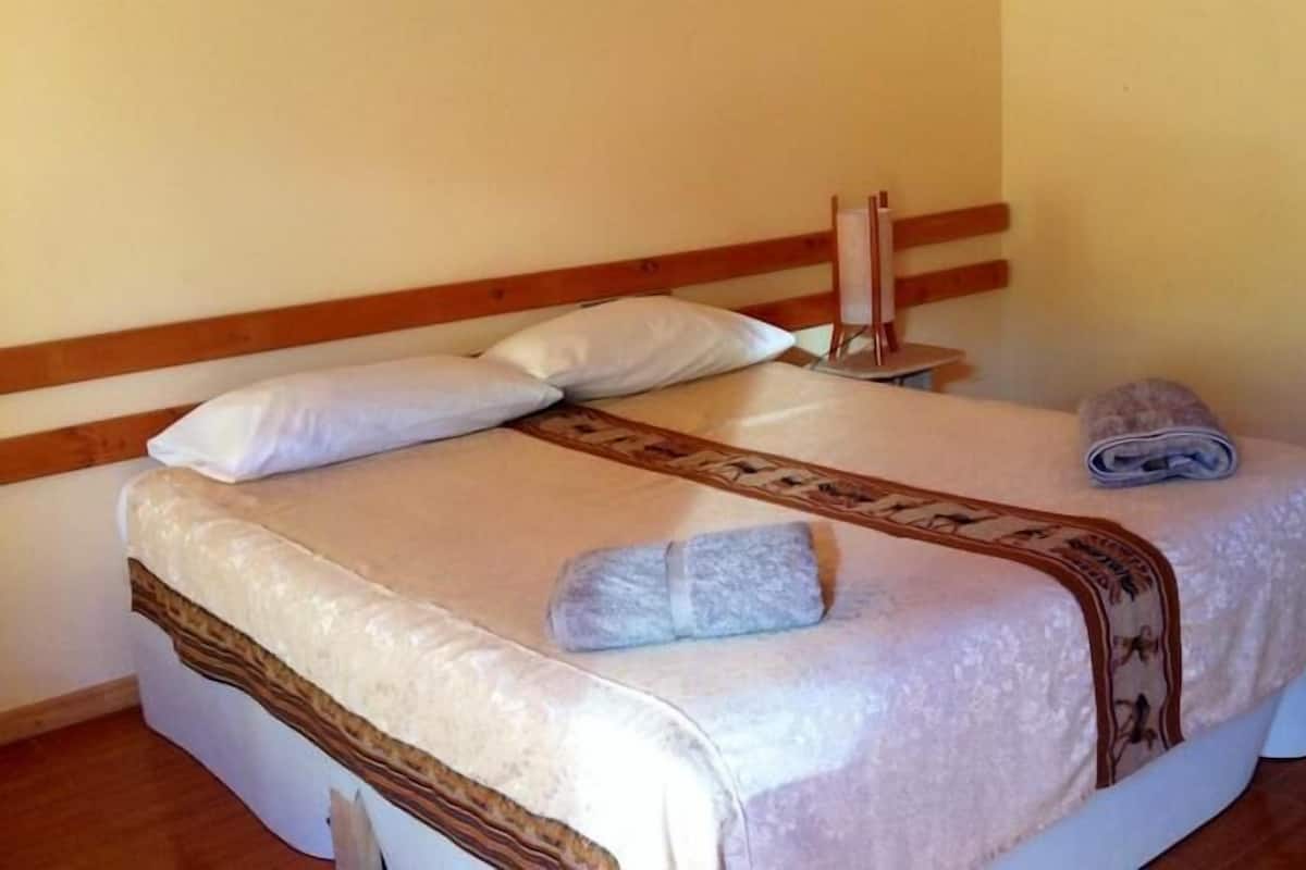Habitación doble estándar | Escritorio, camas extra y wifi gratis