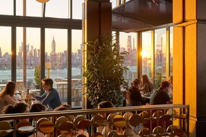 Se sirven cenas y cocina italiana 