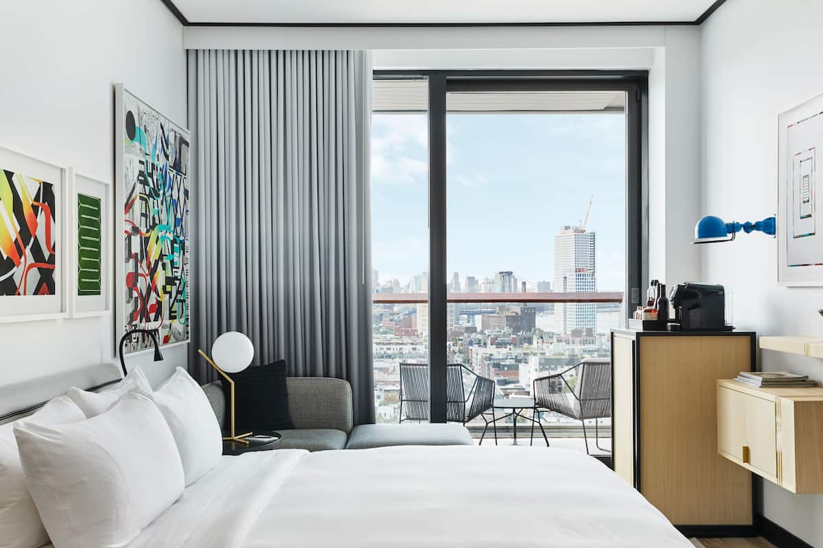 Premium bedding, in-room safe, blackout drapes, soundproofing