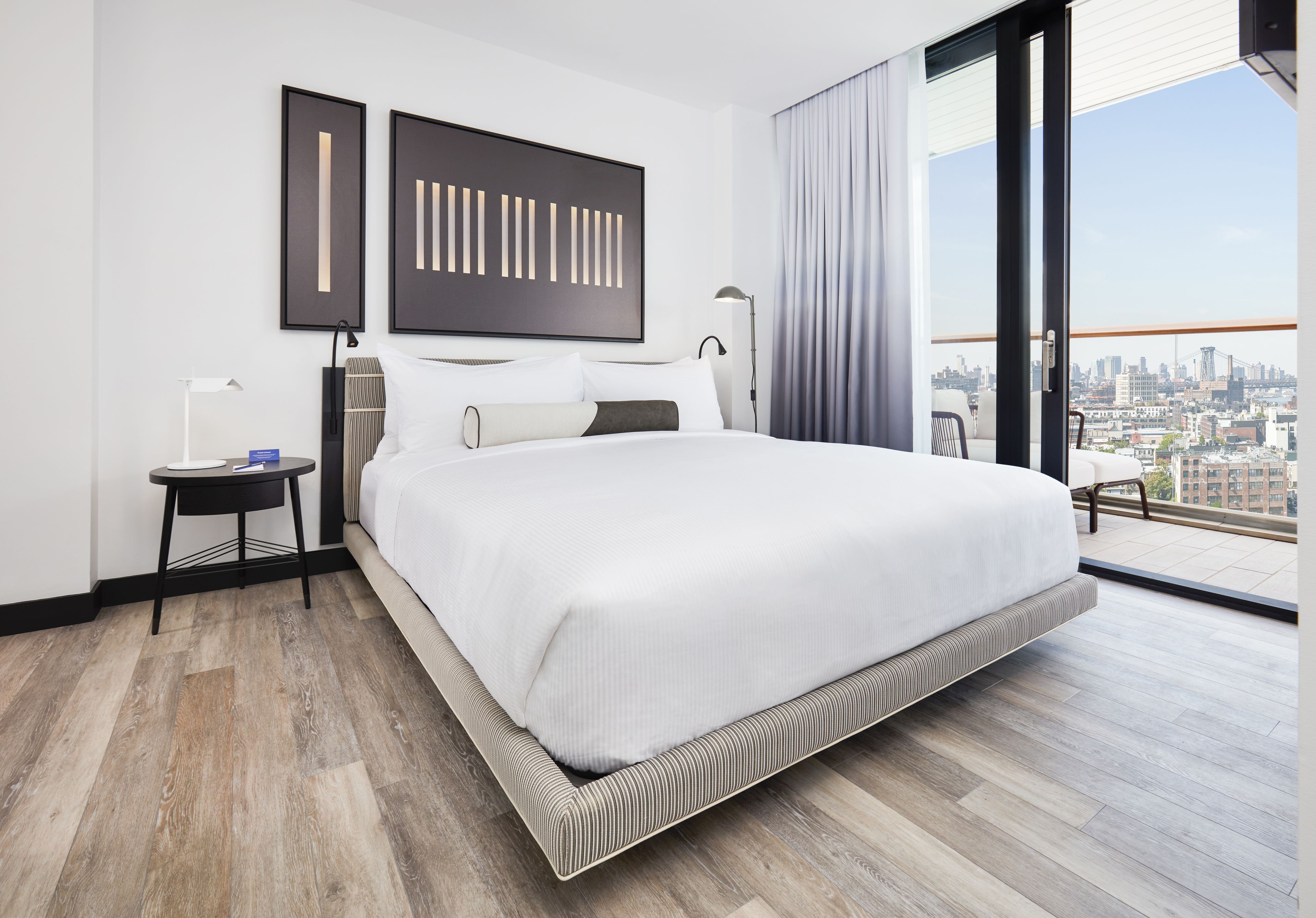 Suite, 1 grand lit, balcon, en angle (Gotham)