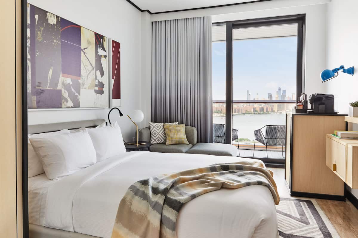 premium bedding, in-room safe, blackout curtains, soundproofing