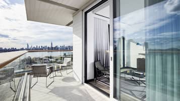 Suite, 1 letto queen, balcone, ad angolo (Gotham) | Balcone