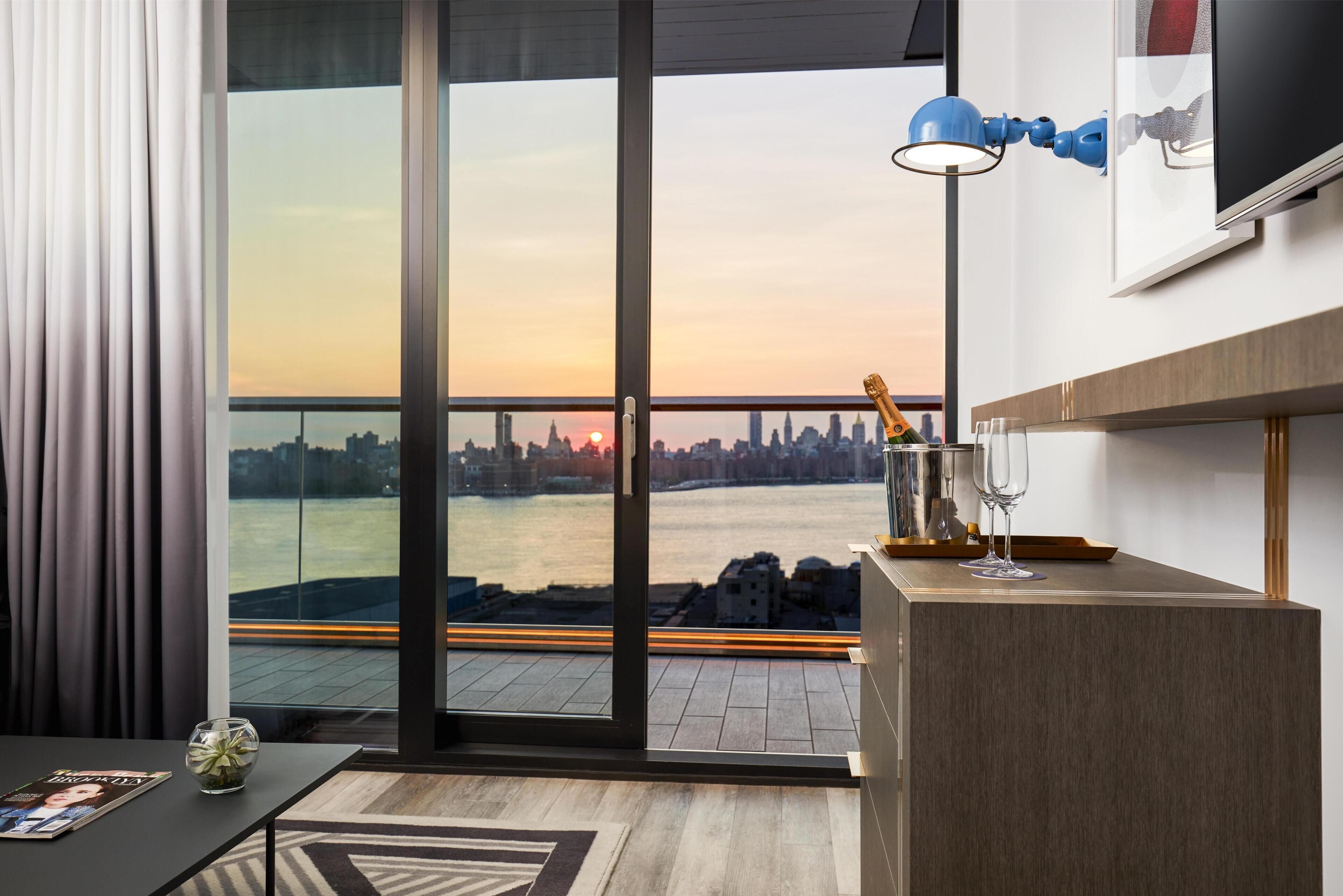Premium bedding, in-room safe, blackout drapes, soundproofing