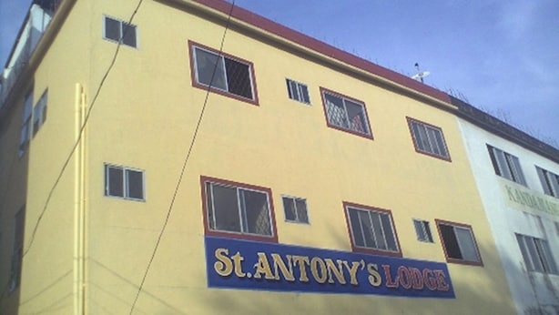 A building with a sign reading "St. Antony's Lodge". - St.Antonys Lodge Ernakulam Market (Kanayannur)