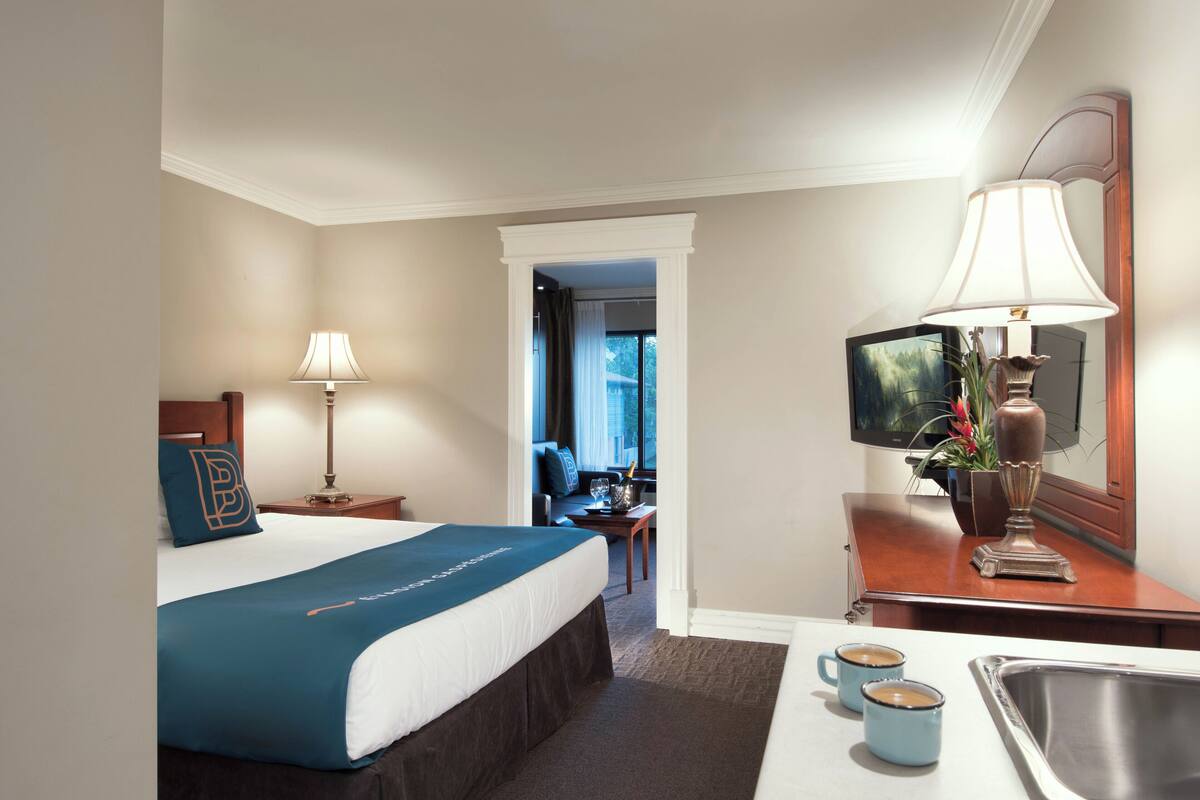 Superior Double Room, 1 Bedroom, City View | Premium bedding, desk, blackout drapes, soundproofing