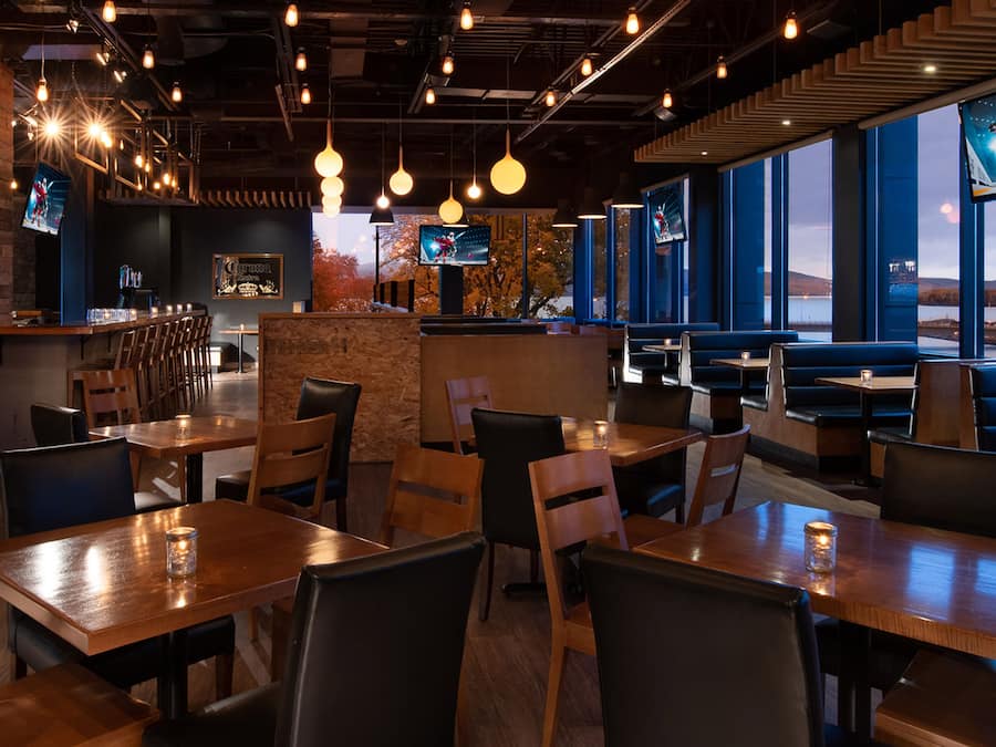 Breakfast, lunch, dinner served; sea views