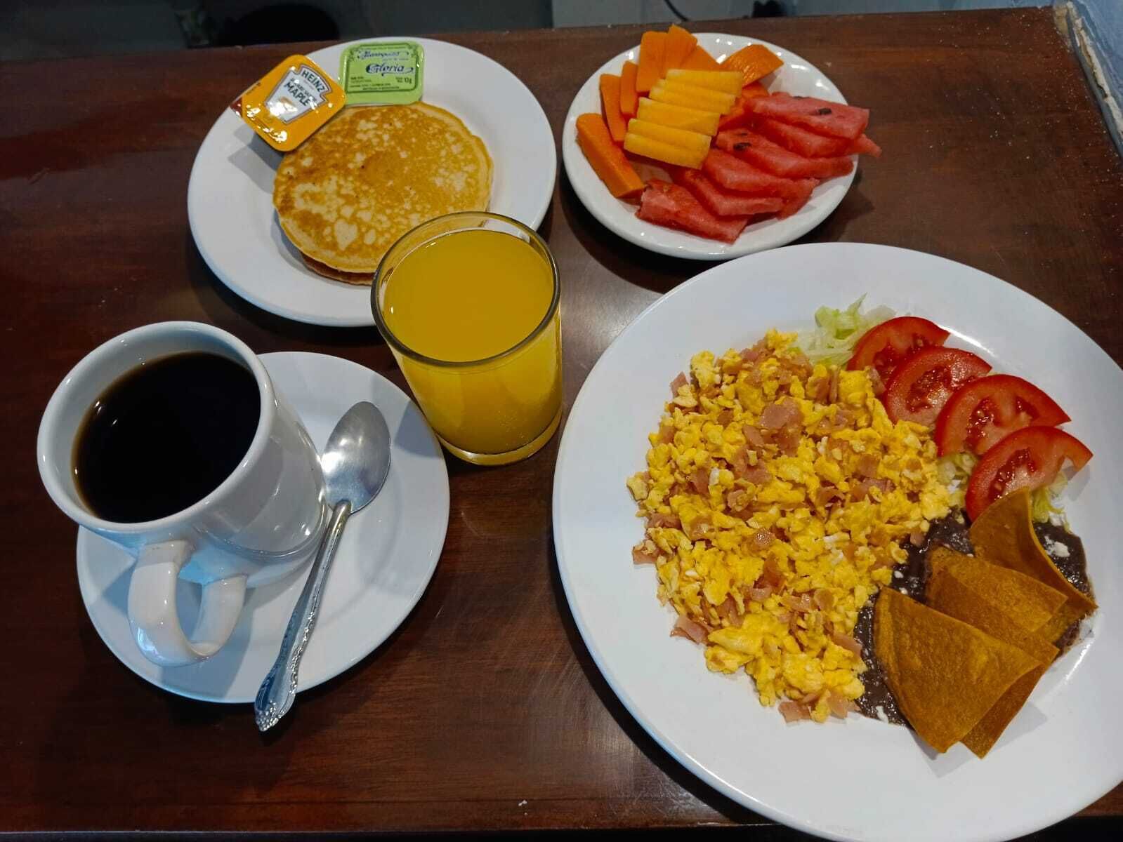 daily cooked-to-order breakfast (mxn 150 per person)