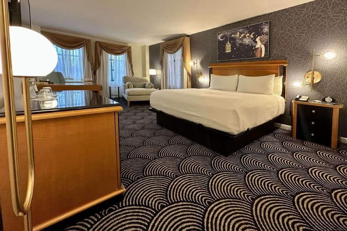 意大利 Frette 床单、高档床上用品、加厚床垫、客房内保险箱