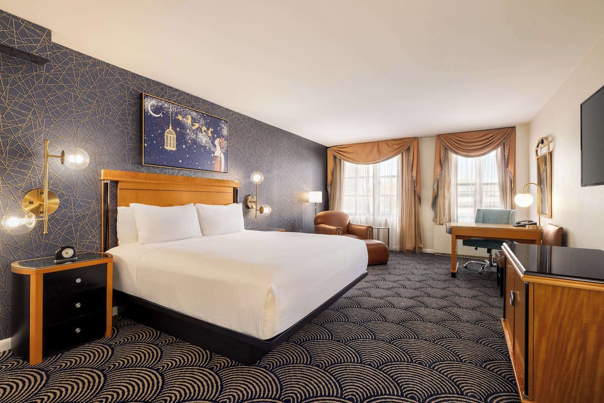 Frette Italian sheets, premium bedding, pillowtop beds, in-room safe
