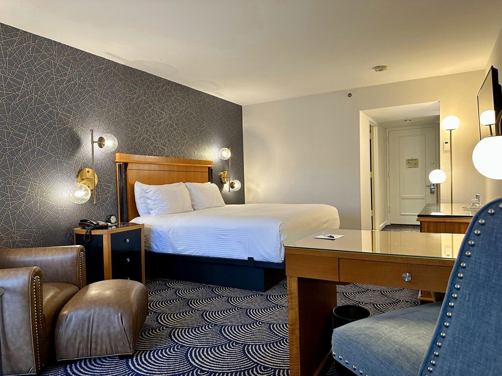 Frette Italian sheets, premium bedding, pillowtop beds, in-room safe