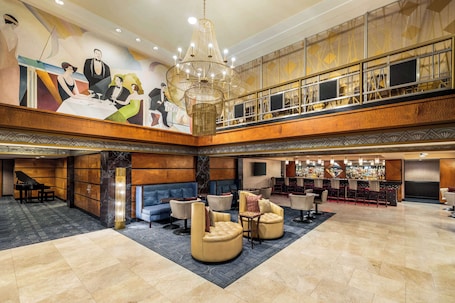 Lobby. Inn at Great Neck