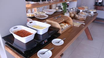 Café da manhã e jantar