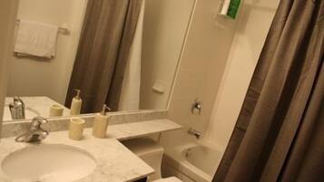 Luxury Condo, 2 Bedrooms | Bathroom