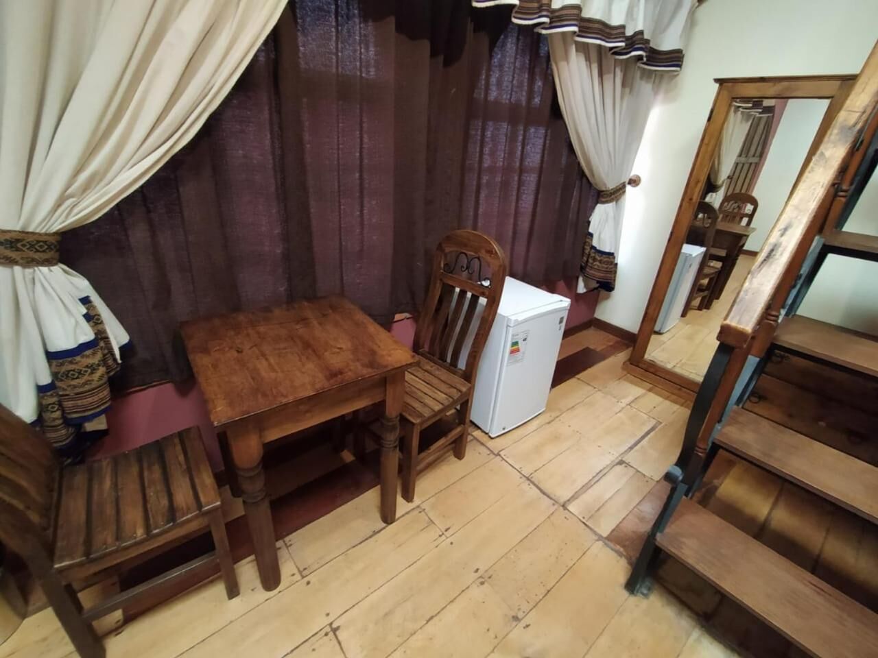 breakfast and dinner served, regional cuisine