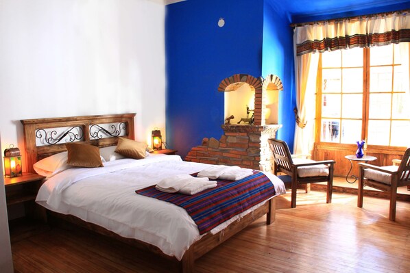 Standard Double Room, 1 Queen Bed | Down comforters, minibar, in-room safe, desk - Casa de Piedra Hotel Boutique (La Paz)