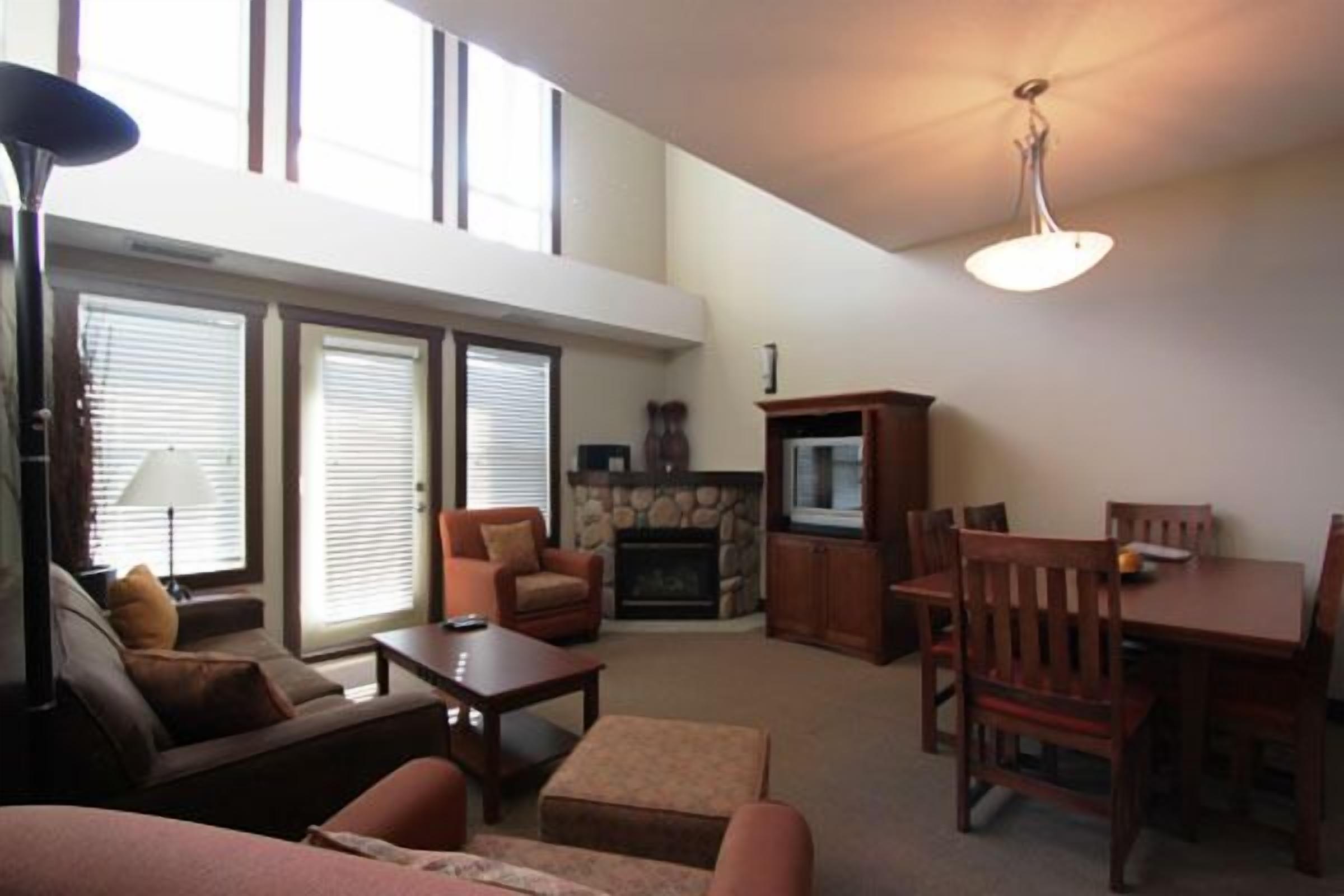 Loft, 2 Bedrooms (425 Silver Rock) | Living room