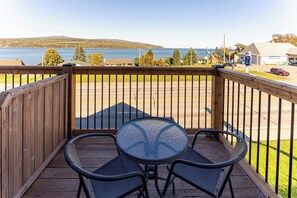 Deluxe Room, 1 Katil Raja (King), River View | Teres/patio