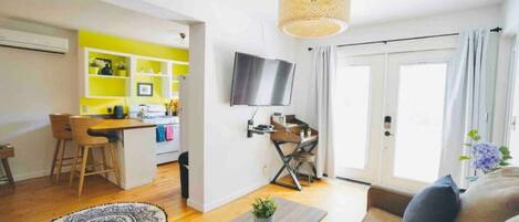 Studio, 1 King Bed with Sofa bed | Interior