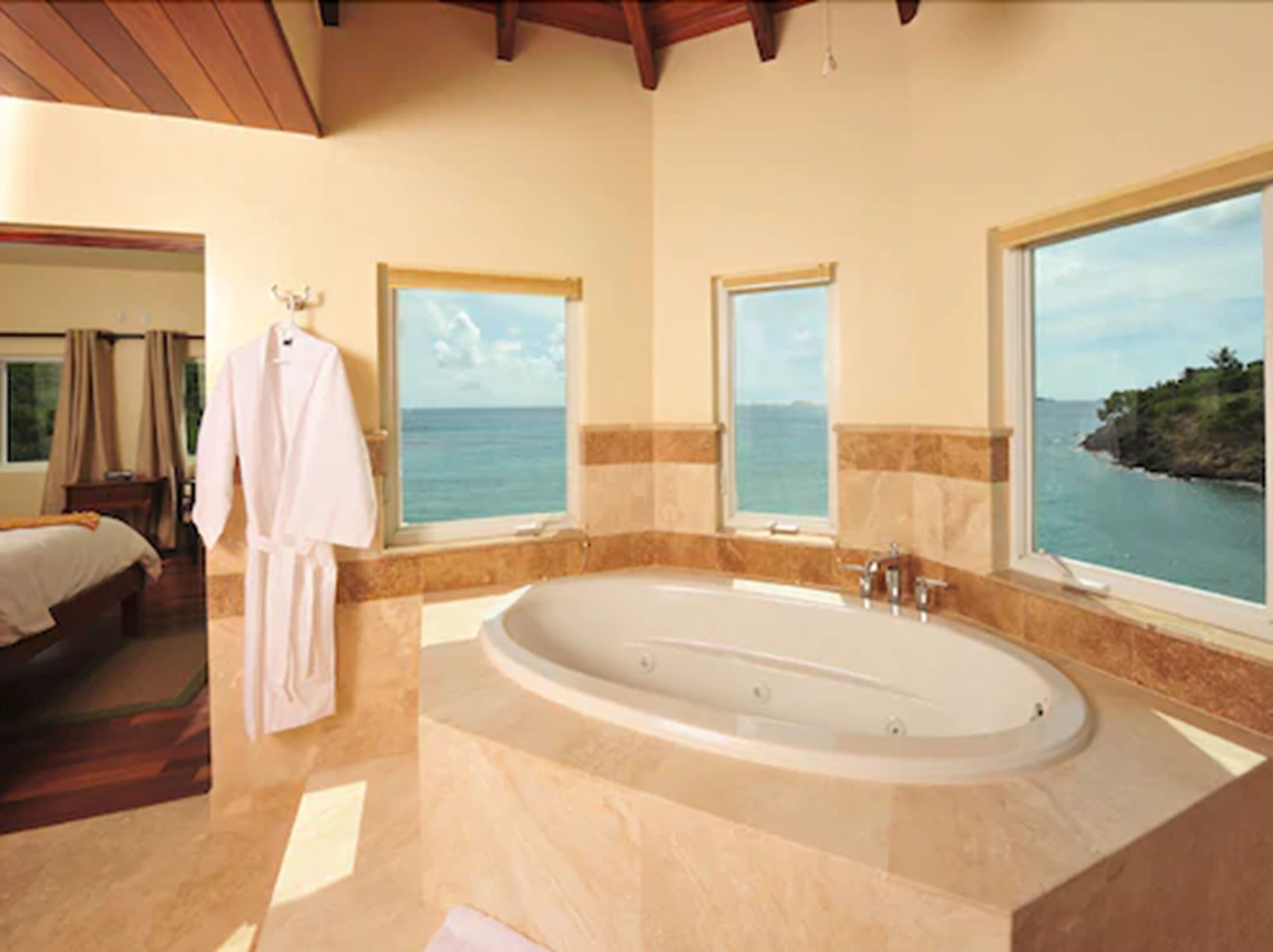 deluxe suite, 3 bedrooms | bathroom | rainfall showerhead, free toiletries, hair dryer, dressing gowns