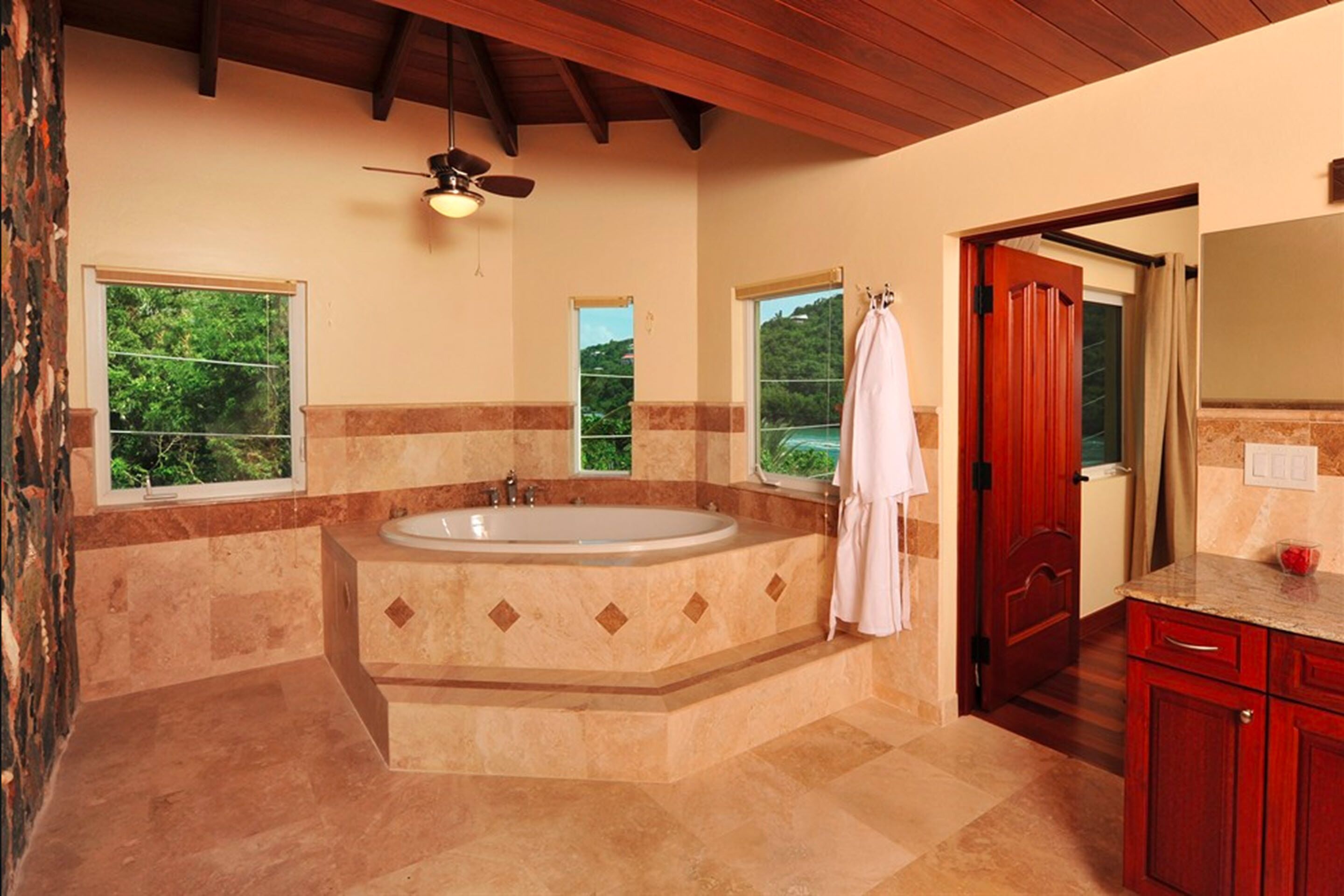 deluxe suite, 3 bedrooms | bathroom | rainfall showerhead, free toiletries, hair dryer, dressing gowns