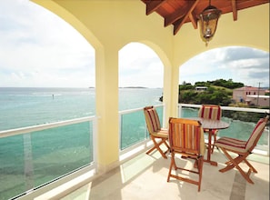 Deluxe suite, 3 slaapkamers | Uitzicht vanaf balkon