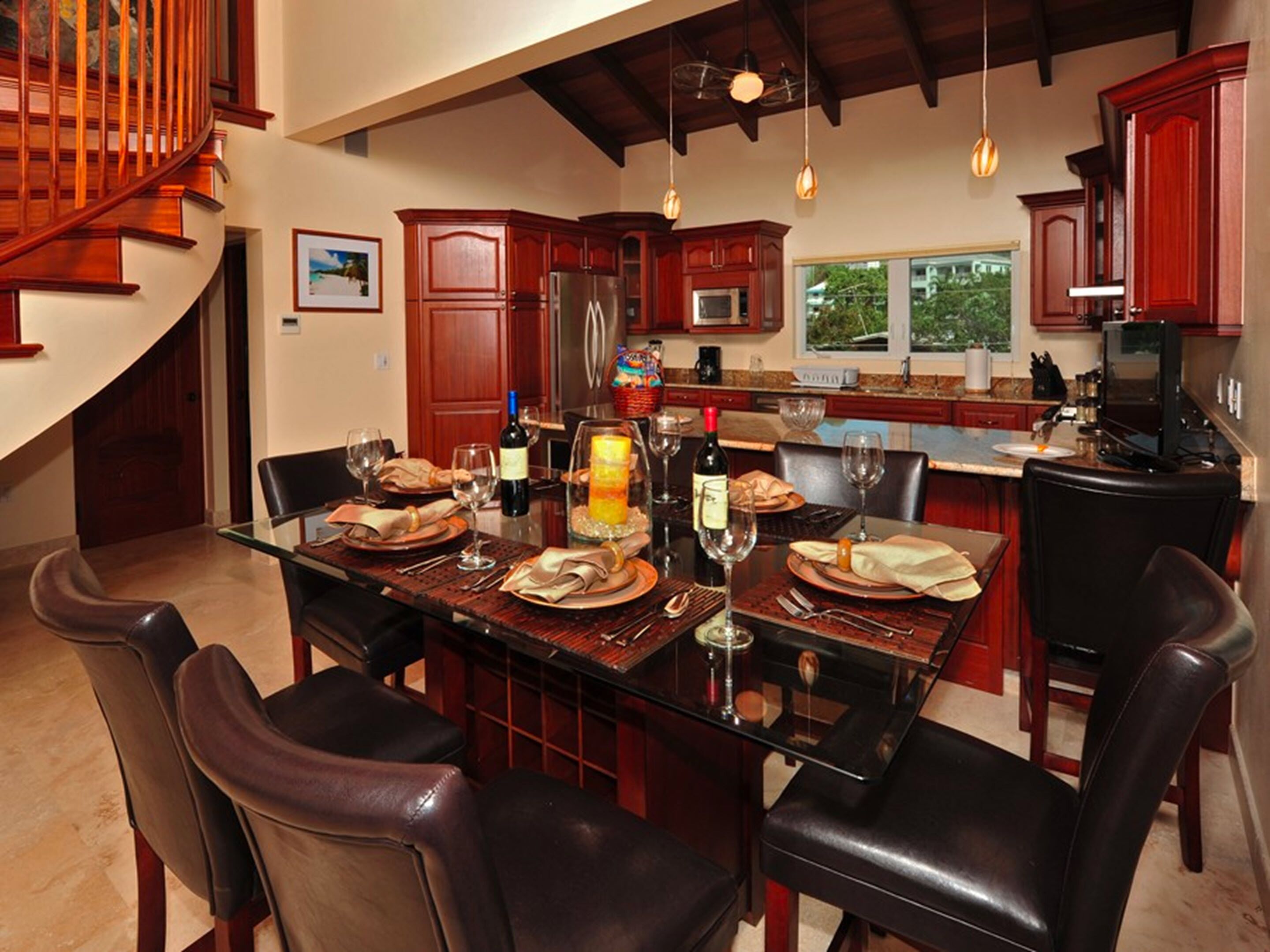 deluxe suite, 3 bedrooms | in-room dining