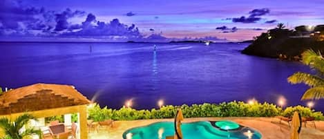 Outdoor pool, pool umbrellas, sun loungers