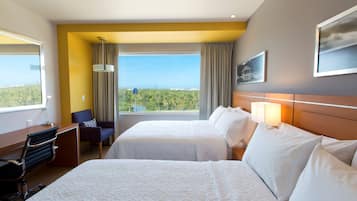 Minibar y caja de seguridad en la habitación