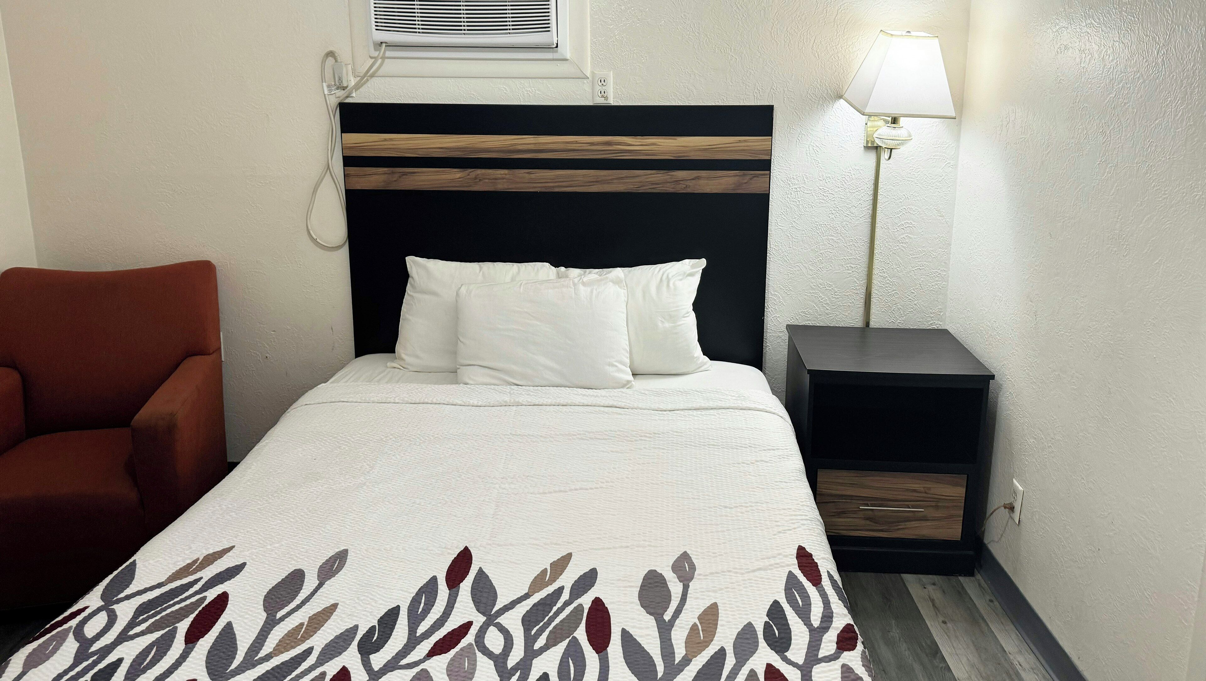 Room, 1 Queen Bed, Non Smoking, Refrigerator & Microwave | Desk, laptop workspace, blackout curtains, iron/ironing board