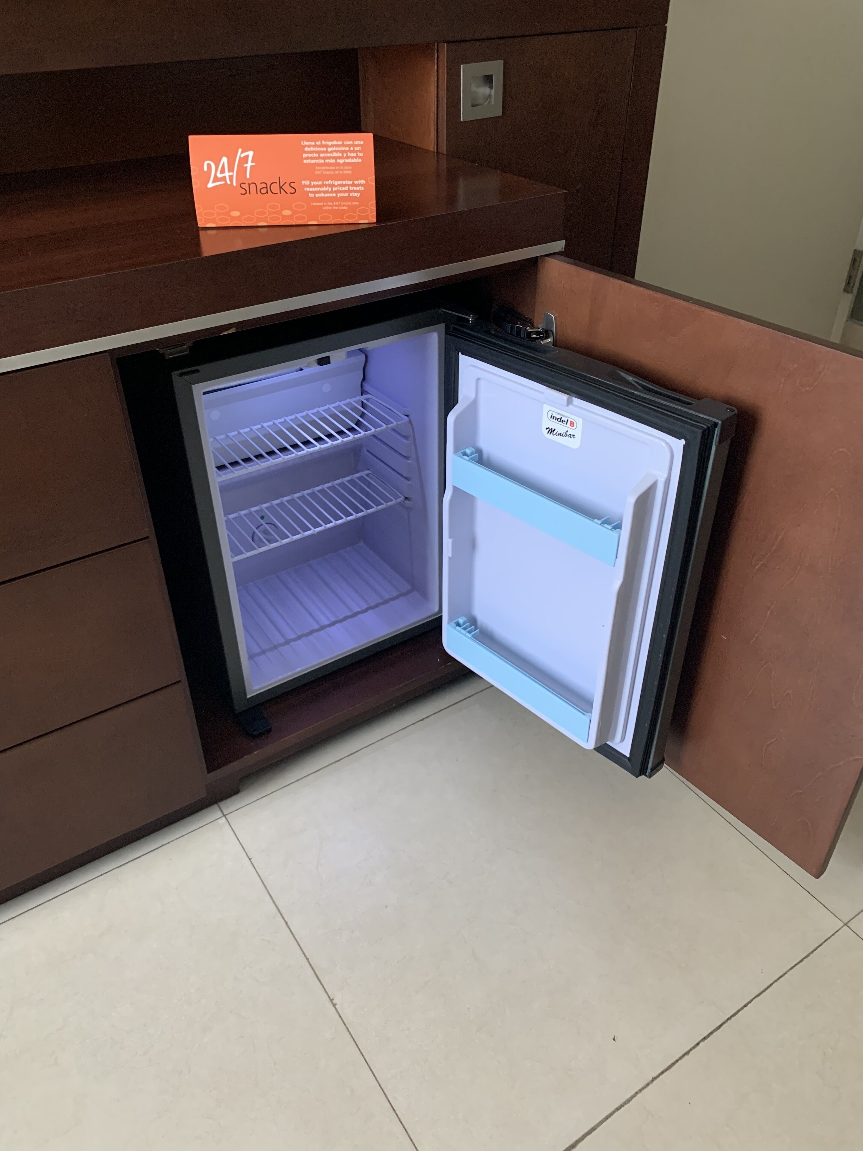 room, 1 queen bed (accessible) | mini fridge